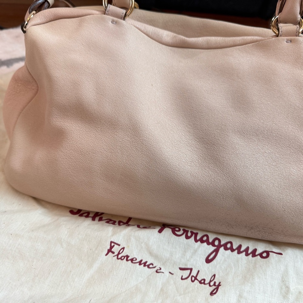 Salvatore Ferragamo Cream Leather Handbag - Picture 3 of 11